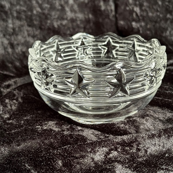Tiffany & Co. Other - Tiffany & Co Crystal Bowl Signed Stars & Stripes Design Scalloped Top 5"W x 3"H